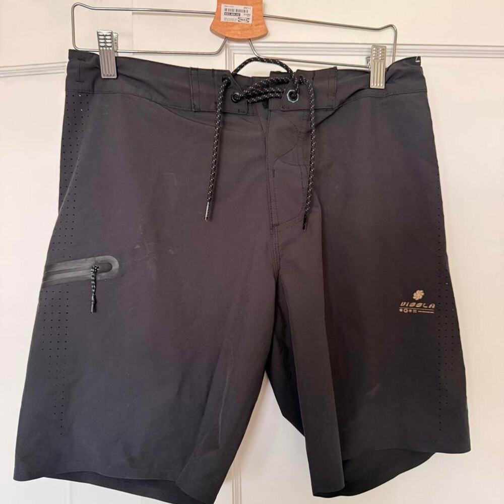 Vissla black board shorts size